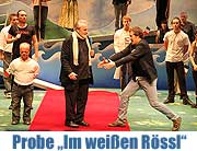 Probe: Das Staatstheater am Gärtnerplatz und das Deutsche Theater präsentieren die Operette "Das weiße Rössl" mit Maximilian Schell vom 12.10.-11.11.2012  (©Foto: Martin Schmitz)